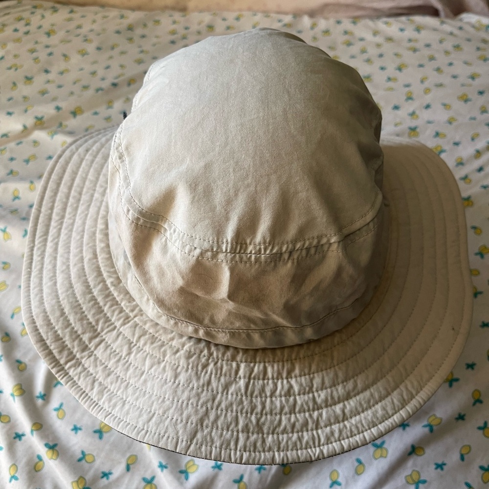Columbia Bucket Hat Mens Beige Cap Drawstring Light Weight Safari Sun Adult